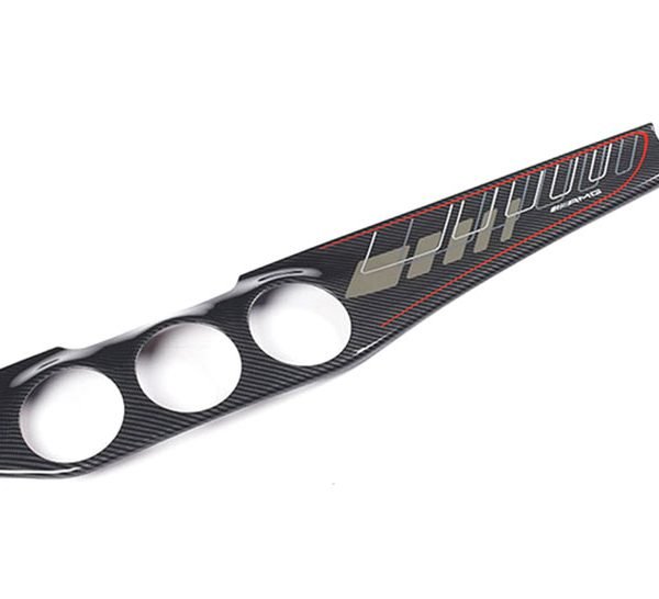 غطاء تزيين تابلوه السيارة متوافق مع سيارات مرسيدس GLA - CLA - A-class - B-class من موديل 2016 الى 2019 - لون كاربون في خط احمر