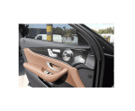 ⁦اكسسوار لتزيين الباب  السيارة من الداخل لمرسيدس New E Class 2016-2019 / لون كاربون ( 4 قطع )⁩ - الصورة ⁦7⁩